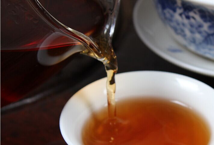 陈年醇厚的安化黑茶汤色