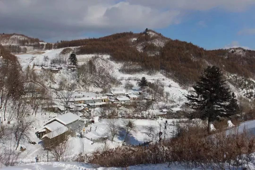 白山之下的小巷隐秘宝藏探索之旅